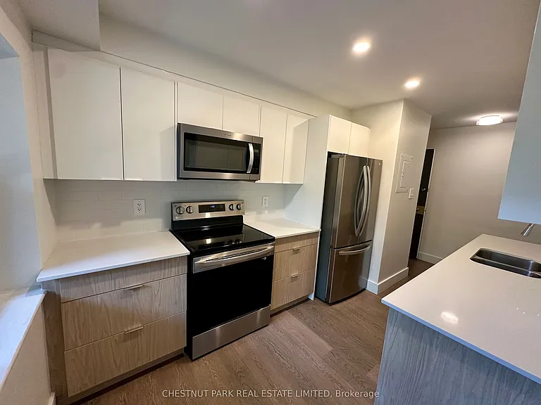 8 Wingreen Ct #3 — Photo 1