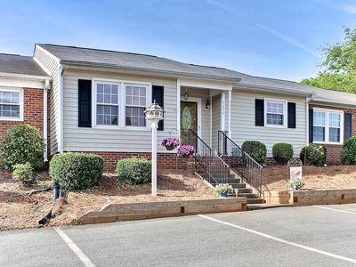 3673 Heathrow Dr, Winston Salem, NC, 27127