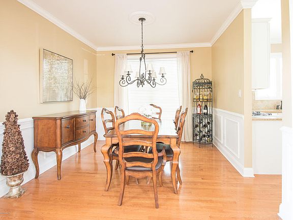 4th image of 2325 Sherwood Forest Dr