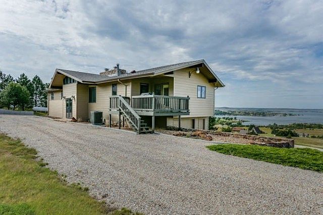 1st image of 106 Lakeview Ln