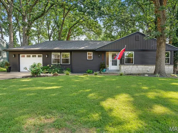 1414 Grant Rd, Saint Louis, MO 63119