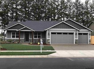 2139 Deer Ave, Stayton, OR 97383