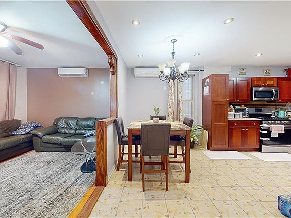 3rd image of 544 Hinsdale St