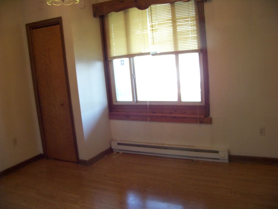 2nd image of 332 S Hancock St #1