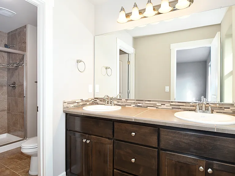 3625 NE Spruce Dr — Photo 8