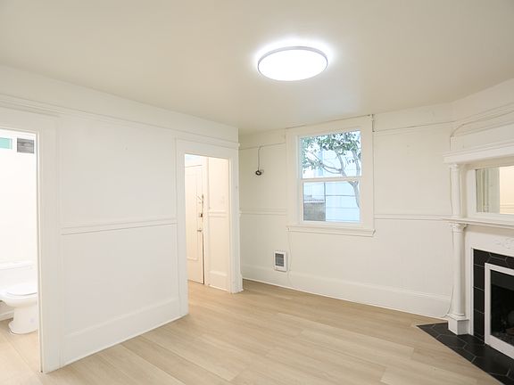 4th image of 1070 Washington St #A