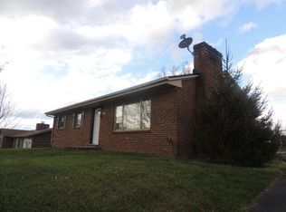 319 Mesa Dr, Glade Spring, VA 24340