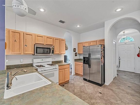 3rd image of 12728 Westwood Lakes Blvd