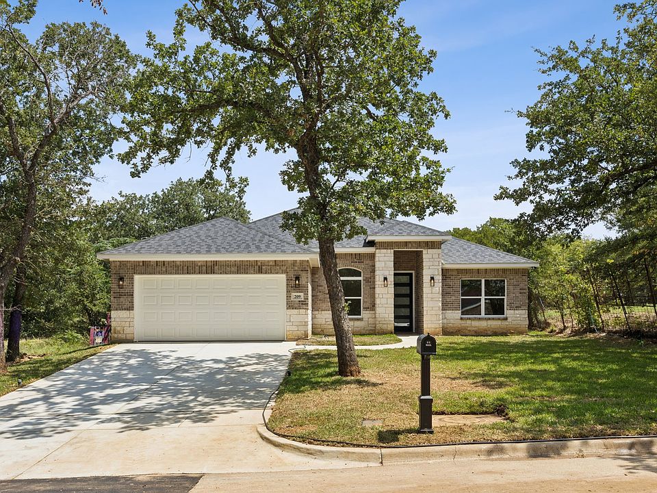 1st image of 209 Cotton Dr