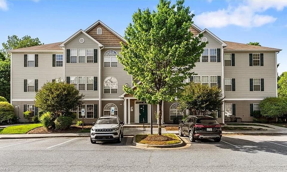 1st image of 6121 Hedgecock Cir APT 1A
