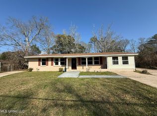 2801 Woodlawn Ave, Moss Point, MS 39563