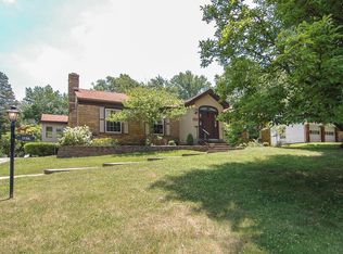 1156 N Berry Rd, Saint Louis, MO 63122