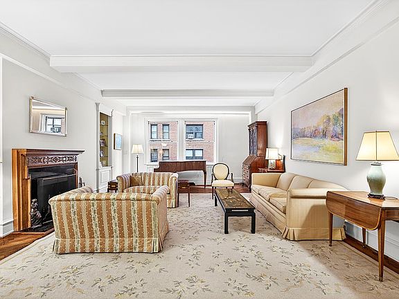 2nd image of 1125 Park Ave #5C