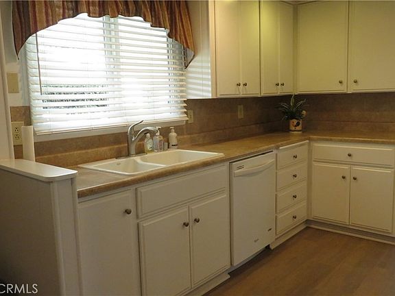 4th image of 16959 Lake Park Way