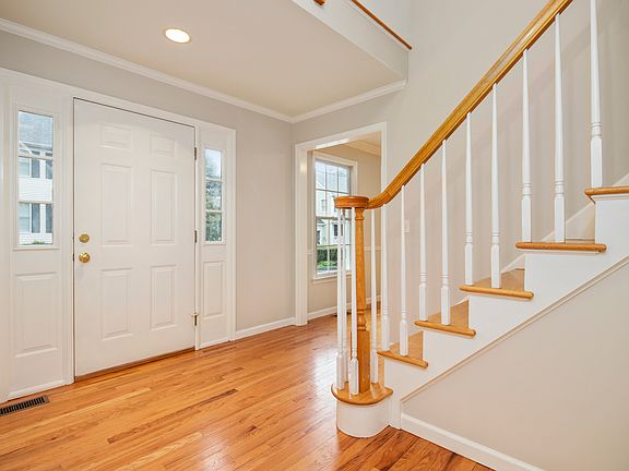 Two-story entry foyer