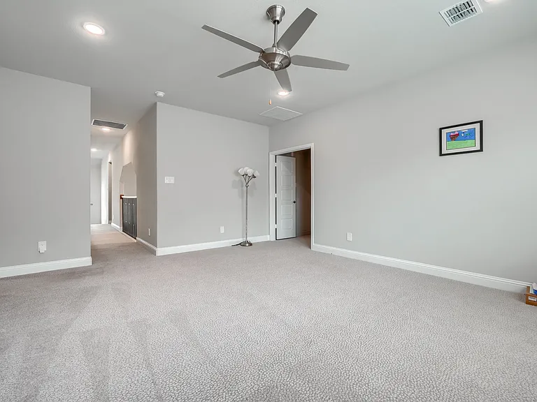 929 Newcastle Dr — Photo 24