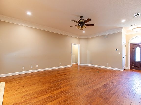 3rd image of 2622 Carmon Dr