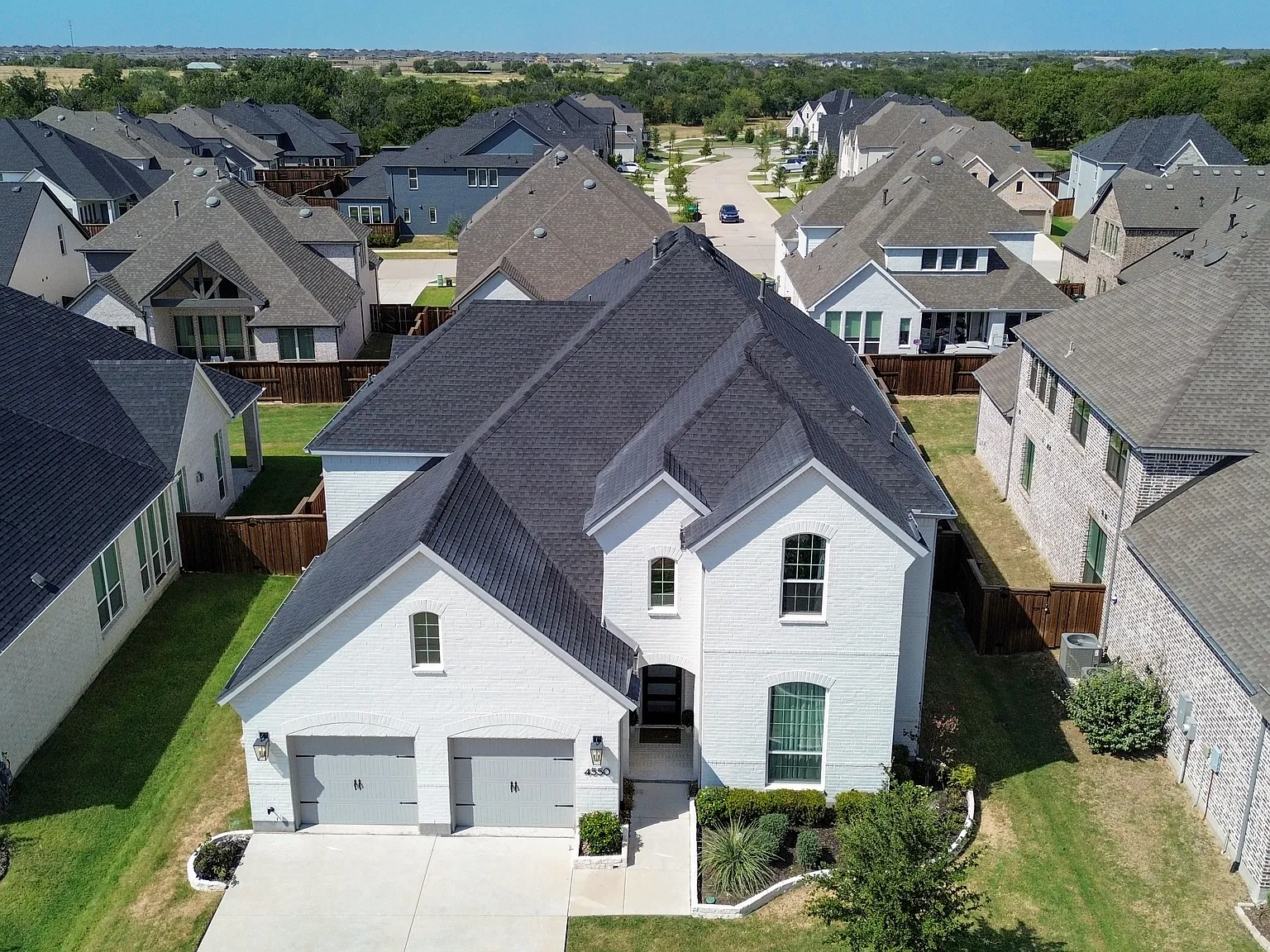 4 bed, 3703 sqft, $4,995 — Photo 4