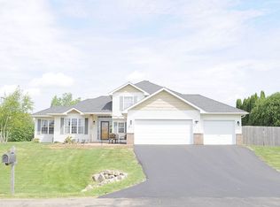 1615 Wood Duck Trl, Shakopee, MN 55379