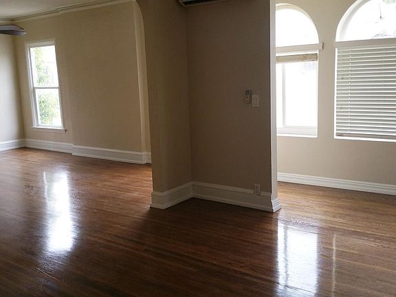 2nd image of 819 S Kenmore Ave