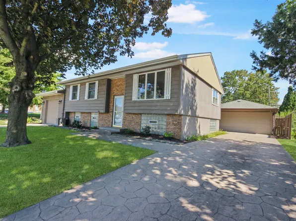 2306 Fernhill Dr, Valparaiso, IN 46385