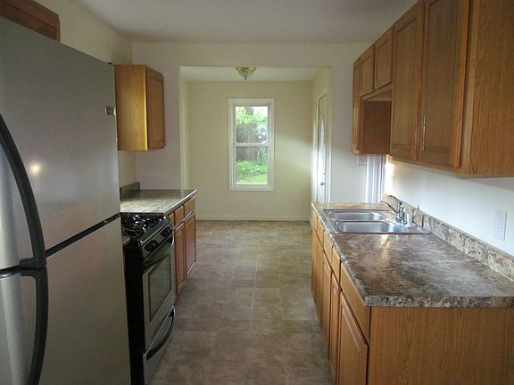 4th image of 1820 Oak Park Dr