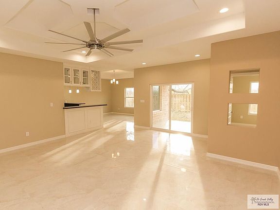 3rd image of 6765 Stone Oak