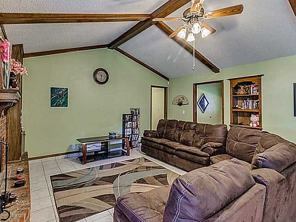 4th image of 1104 NE 21st Ct