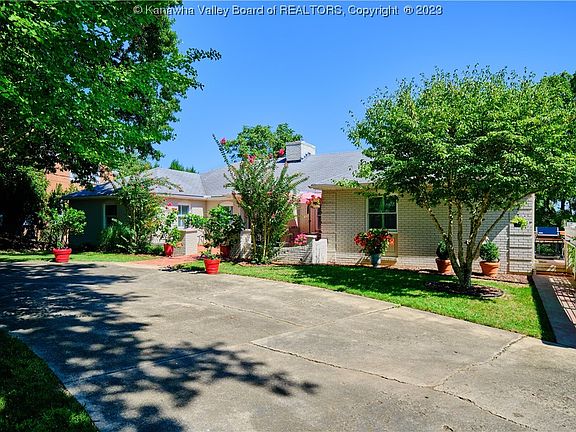3rd image of 1873 Louden Heights Cir