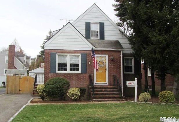 1st image of 31 Scarcliffe Dr