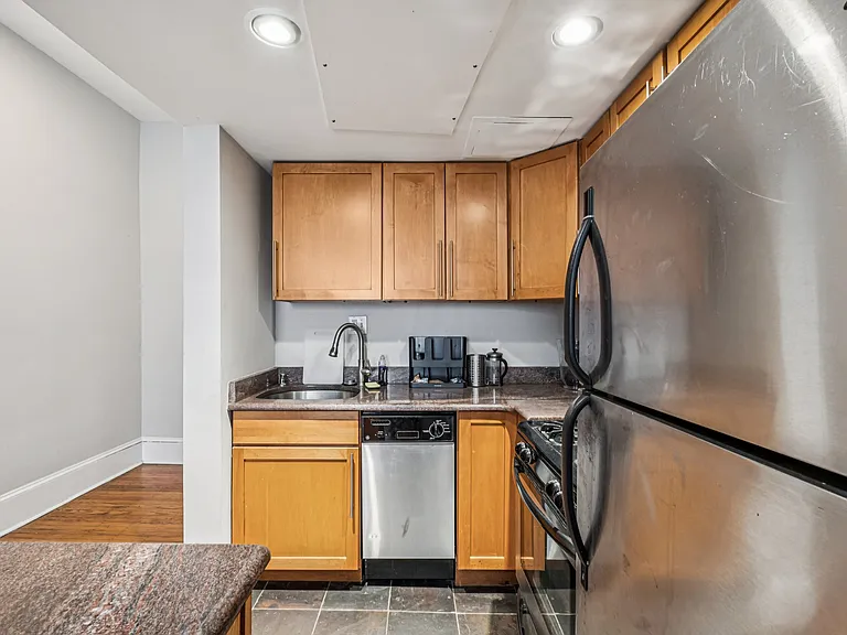 1931 Chestnut St #3-F — Photo 3
