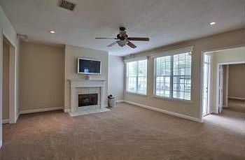 3rd image of 3833 Overlook Dr