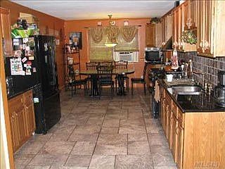 1st image of 25 Peachtree Ln