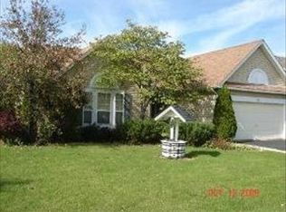 511 Lakeview Dr, Oswego, IL 60543