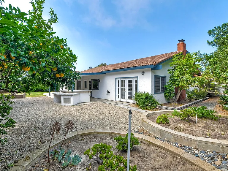 822 Santa Inez — Photo 24