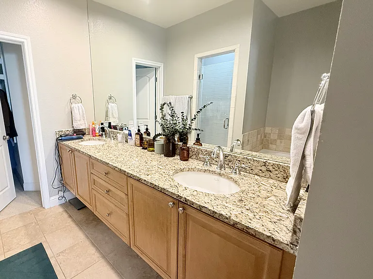 4230 Travis St #8 — Photo 35
