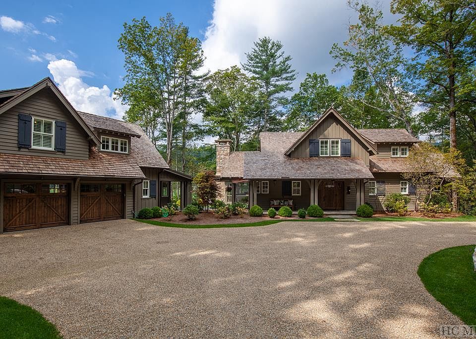 1st image of 409 E Valley Dr