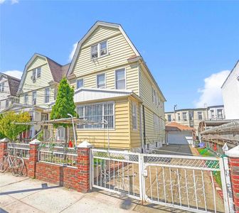 42-28 79th Street, Flushing, NY, 11373