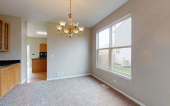 4th image of 10487 Oxford Dr