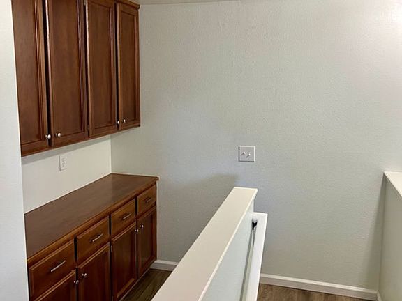 5th image of 110 Cottage Pl