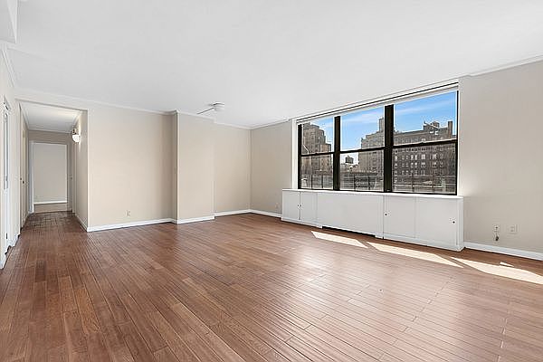 1st image of 2250 Broadway APT 9B