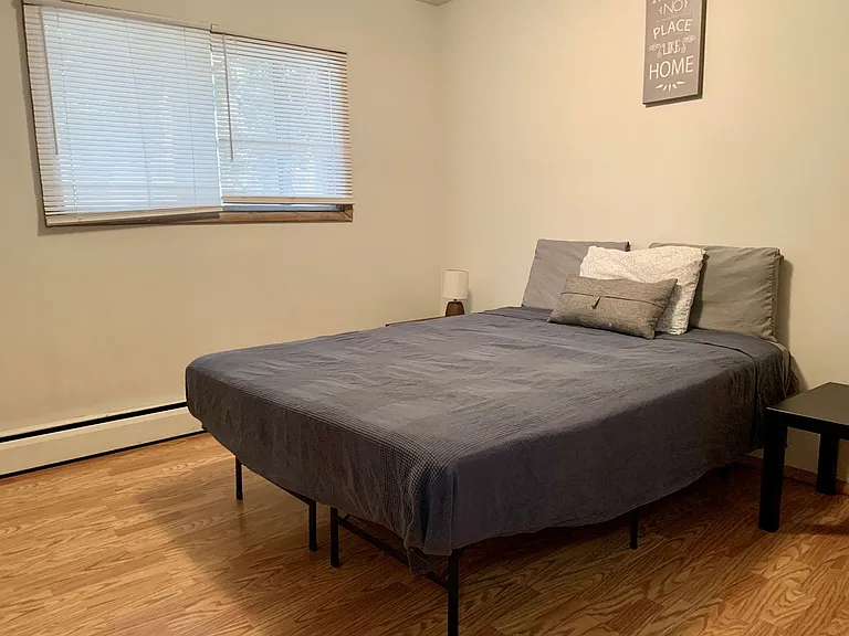 1657 N Astor St — Photo 18