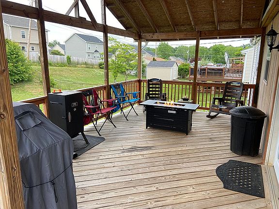 4th image of 447 Stoneacres Dr