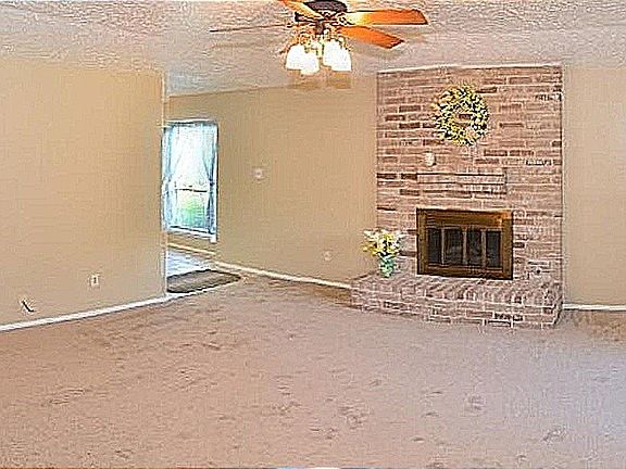3rd image of 16210 La Terra Dr