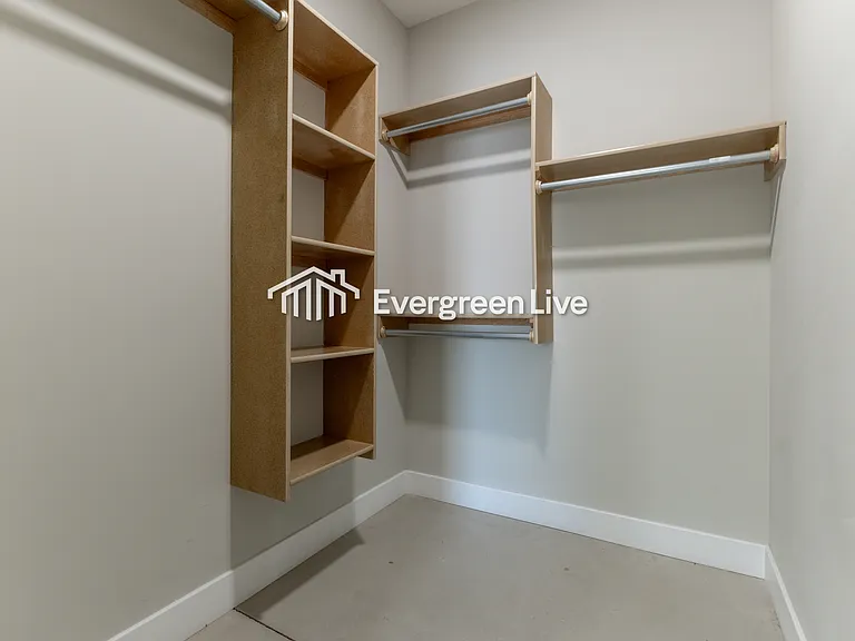 223 E Northern Ct — Photo 13