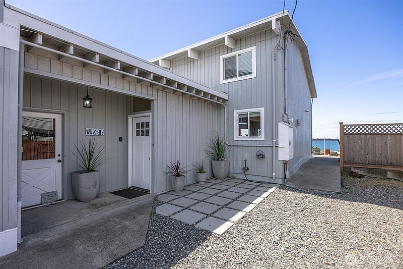 3rd image of 4421 Sucia Drive