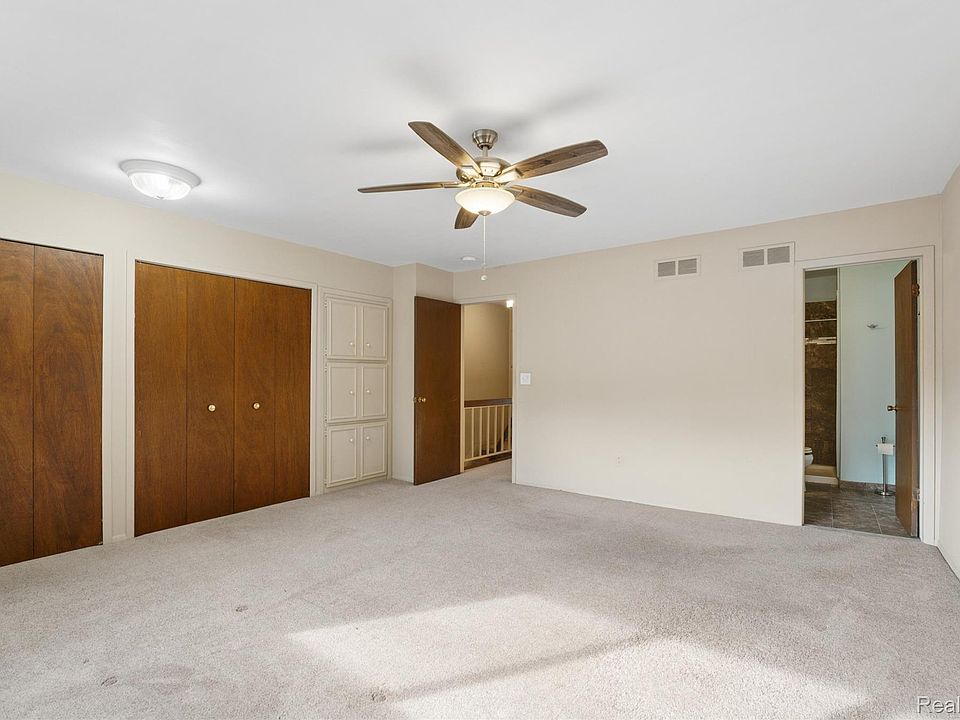 131 Manor Way #1, photo 18