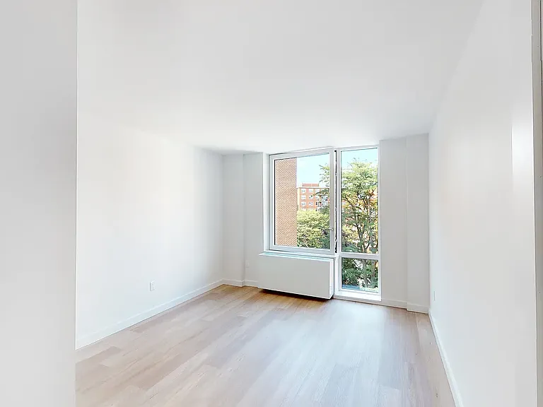 71-82 Parsons Blvd #312 — Photo 7
