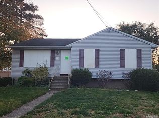 18 Buena Vista Blvd, Lindenhurst, NY 11757
