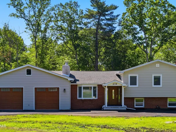 236 Lloyds Ln, Stroudsburg, PA 18360